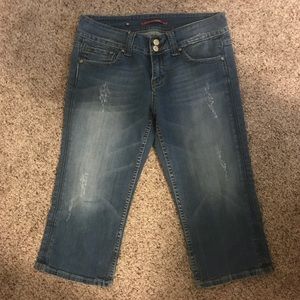VIGOSS DISTRESSED DENIM CAPRIS- SIZE 11